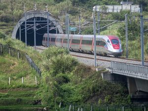 Nego Utang Kereta Cepat Diselesaikan di China