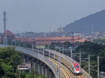Khusus Besok, Naik Kereta Cepat Whoosh Dapat Diskon Rp 45.000