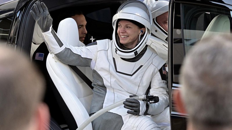 NASA's  SpaceX Crew-11 crew members, Mission Specialist Oleg Platonov of Roscosmos, Pilot Mike Fincke of U.S., Commander Zena Cardman of U.S., and Mission Specialist Kimiya Yui of Japan’s JAXA, walk from the Operations & Checkout Building at the Kennedy Space Center for transport to Launch Complex 39-A ahead of their launch to the International Space Station in Cape Canaveral, Florida, U.S., July 31, 2025. REUTERS/Steve Nesius