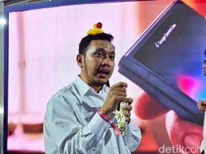 Galaxy Z Flip7 Direkomendasikan Agung Karmalogy untuk Bunda-Bunda, Ini Alasannya!