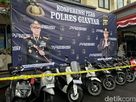 Barang bukti motor hasil curian yang diamankan dari 9 tersangka pelaku curanmor di Gianyar