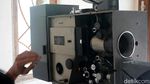 Menolak Punah Layar Tancap Tetap Eksis