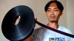 Menolak Punah Layar Tancap Tetap Eksis