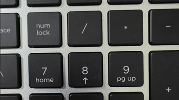 Keyboard-nya punya ilusi grid. Foto: SeptemberHasEnded/Reddit