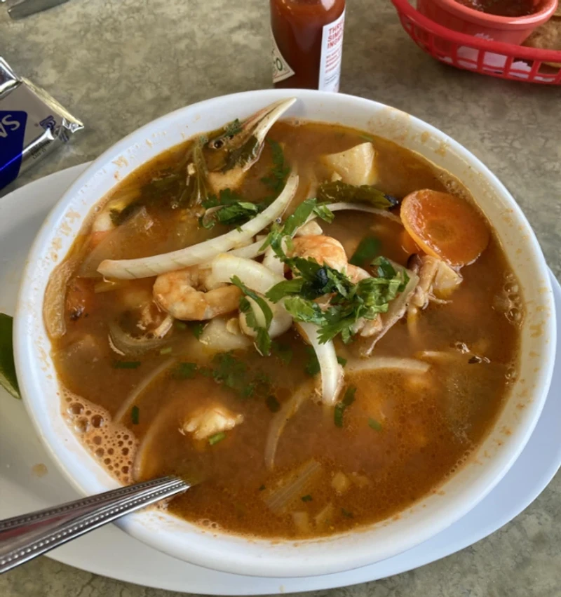 Deretan foto ini mengandung ilusi yang membuat orang yang melihatnya harus tengok dua kali. Kok bisa gini, ya?