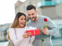 Ternyata Bukan Fisik, Ini yang Bikin Pria Terlihat Menarik di Mata Wanita