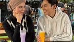 Pose Isabelle Tramp, Putri Ayu Azhari saat Hangout di Kafe