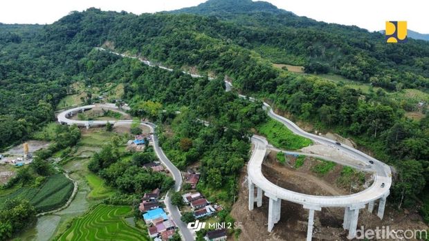 Jalan Layang pada ruas Poros Maros-Bone di Tompo Ladang