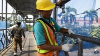 Revitalisasi guna menjaga keamanan dan kenyamanan bagi warga pengguna JPO tersebut.