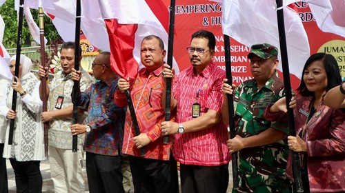 Kemendagri dan Pemprov Bali mencanangkan program 10 juta bendera merah putih memperingati Hari Kemerdekaan Indonesia ke-80 di Lapangan Niti Mandala, Denpasar, Jumat (1/8/2025). (dok. Humas Pemprov Bali)