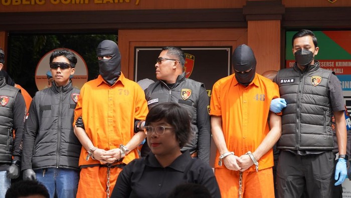 Konferensi pers pengungkapan kasus penganiayaan dan pemerasan WN Rusia di Polda Bali, Jumat (1/8/2025).