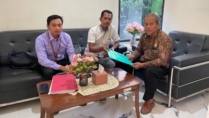 Kuasa hukum pekerja proyek tersangka korupsi yang sedang menggugat praperadilan Kejari Madiun.