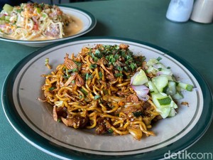 Gurihnya Racikan Bakmi Jawa Mas Pong Sejak 1996 Ada di Tebet