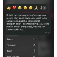 Kalau mainnya kayak begini, dijamin kamu malah bikin cewek yang kamu deketin ilfeel. Jangan ditiru ya, Dek, ya.