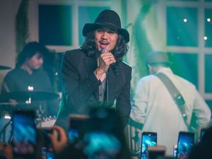 5 Vokalis Band Ini Namanya Ada dalam KBBI, Siapa Saja?