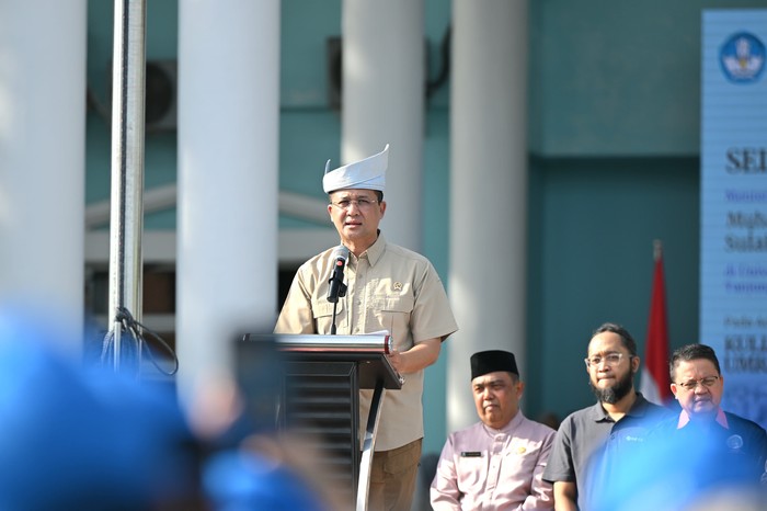 Menteri Transmigrasi, Iftitah Sulaiman Suryanagara