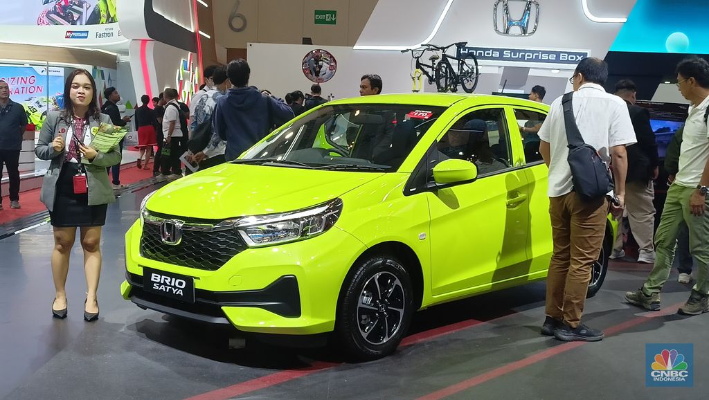 Mobil Honda Brio Satya di booth Honda di GIIAS 2025, Jumat (1/8/2025). (CNBC Indonesia/Ferry Sandi)