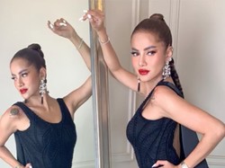 6 Foto Olla Ramlan di Resepsi Luna Maya, Pamer Punggung Hasil Makeup