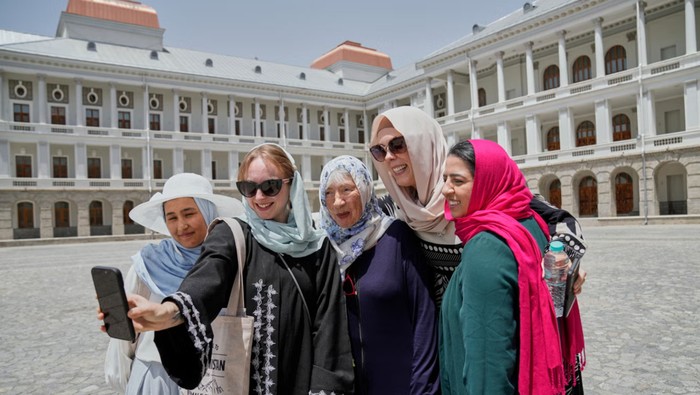 Pemandu wisata perempuan di Afghanistan