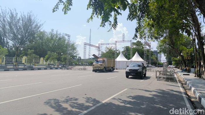 Penutupan Jalan Sultan Syarif Kasim, Pekanbaru jelang acara Kenduri Riau. (Raja Adil Siregar/detikSumut)