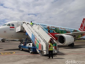 Pemerintah Dorong Air Asia Jadi Pionir Penerbangan Labuan Bajo-Australia