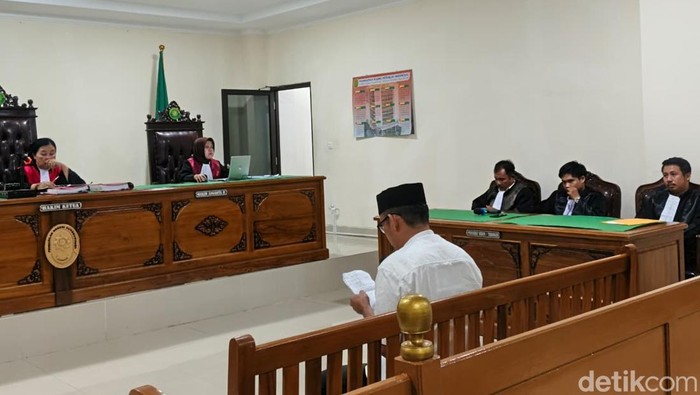Sidang tuntutan oknum pegawai bank Andi Haeruddin atas perkara sindikat uang palsu di PN Sungguminasa, Gowa.