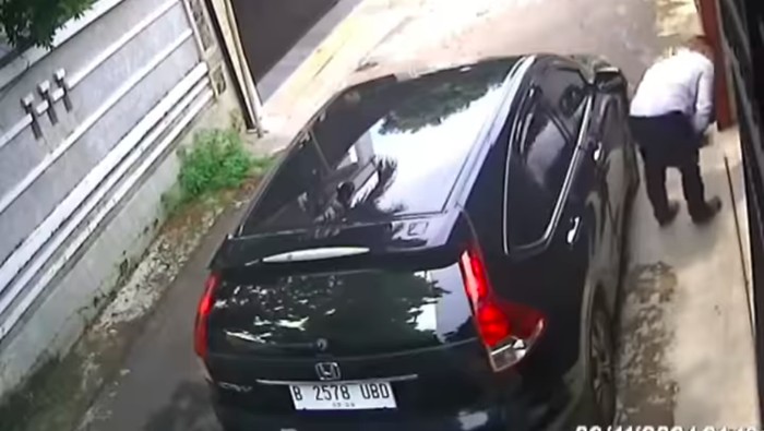 Polisi menangkap dua orang pelaku pencurian rumah kosong (rumsong) di Ciracas, Jaktim. Harta korban senilai Rp 2 miliar raib digasak pelaku. (dok Istimewa)