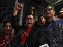 Potret Hasto Kepalkan Tangan, Resmi Bebas dari Rutan KPK