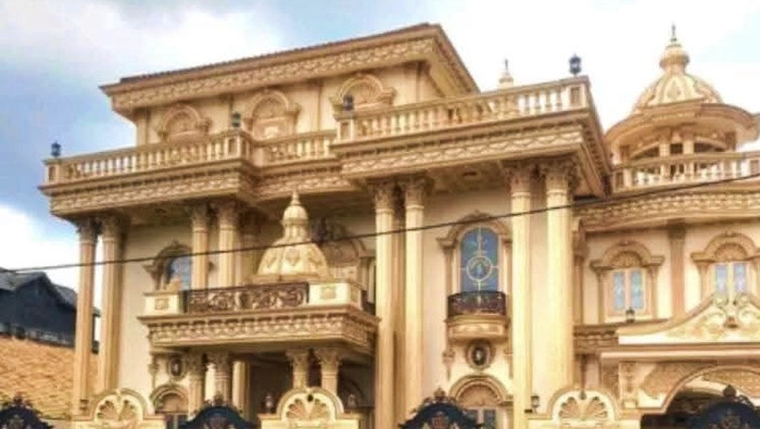 Potret rumah milik crazy rich di Tulung Selapan, OKI, yang digerebek BNN