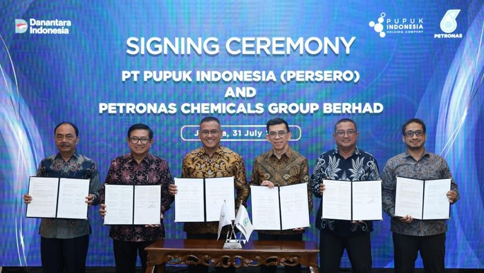 PT Pupuk Indonesia (Persero) dan Petronas Chemicals Group Berhad (PCG) memperkuat kemitraan strategisnya melalui penandatanganan kelanjutan nota kesepahaman (MoU).