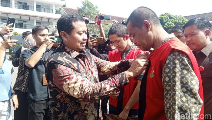 Pembebasan dua tersangka dari dua perkara melalui restorative justice.