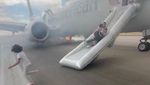 Roda American Airlines Keluarkan Asap, Penumpang Dievakuasi
