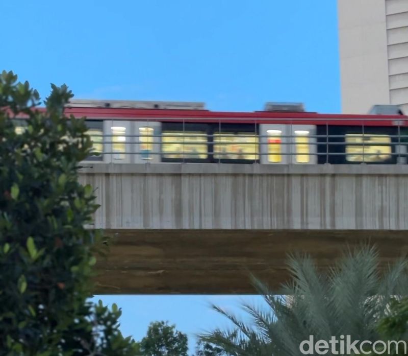Sudo Brew, spot baru di Jaksel dengan pemandangan LRT.