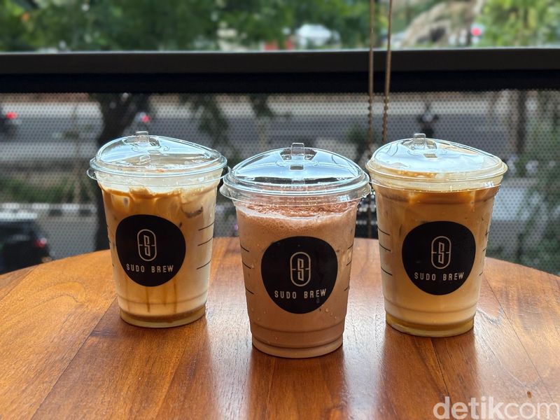 Sudo Brew, spot baru di Jaksel dengan pemandangan LRT.