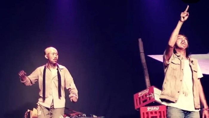 Ruang Kreatif Halaman Budaya saat melakukan teater. Dok Aris Rivaldo).