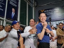 Video: Saat Tom Lembong Tunjukkan Gestur Tangan Sudah Tak Diborgol