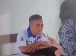 2 Siswi SMK 1 Gowa Acungkan Jari Tengah ke Guru Minta Maaf, Legawa Di-DO