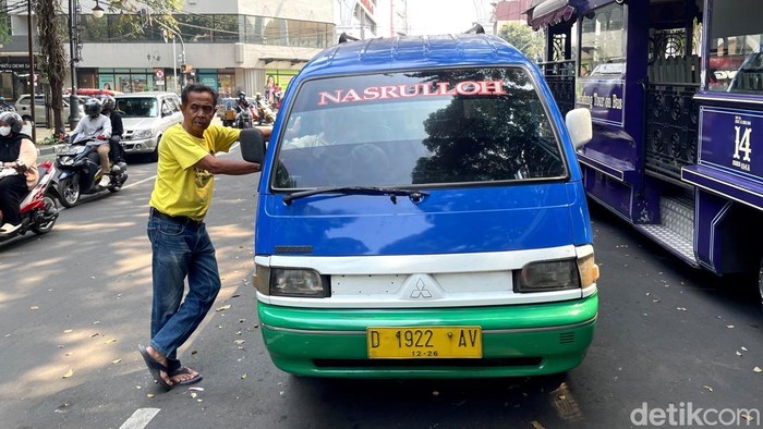 Angkot di Kota Bandung