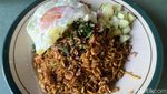 Di Stasiun Tebet Ada Bakmi Godog Ayam Kampung yang Gurih Nikmat