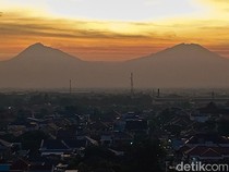 Ulah Pendaki Main Perosotan Bikin Jalur Pendakian Gunung Merbabu Hancur!