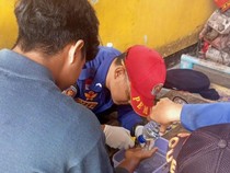 Akhir Pekan Damkar Ciamis: Evakuasi Cincin Nyangkut-Mengantar Orang Sakit