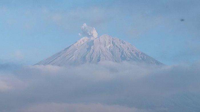 Gunung Semeru erupsi