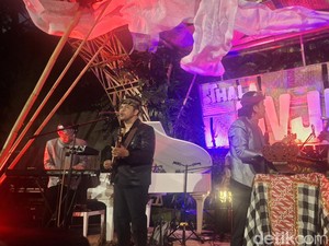 Penampilan Balawan Curi Perhatian Penonton Ubud Village Jazz Festival 2025