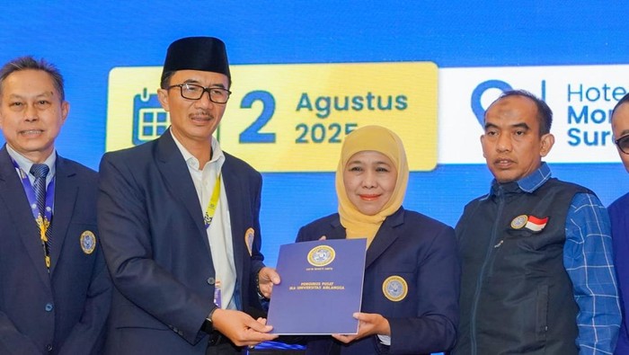 Khofifah Indar Parawansa kembali jabat Ketua IKA Unair