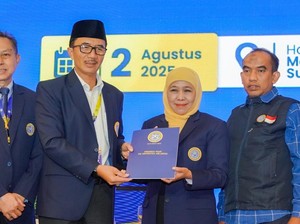 Sah, Khofifah Kembali Pimpin IKA Unair Hingga 2030