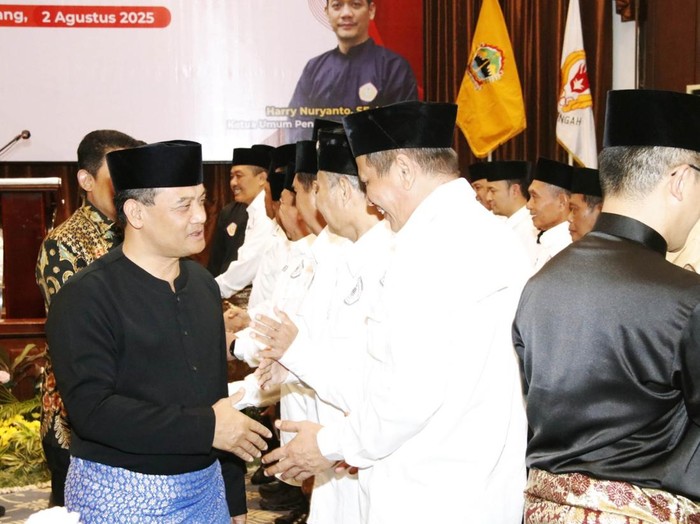 Gubernur Jateng, Ahmad Luthfi, saat menghadiri pelantikan pengurus IPSI Jateng di Ballroom Poncowati, Hotel Patra, Kota Semarang, Sabtu (2/8/2025).