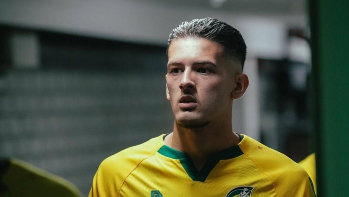 Justin Hubner debut di tim Belanda, Fortuna Sittard. Bek Timnas Indonesia ini dimainkan sebagai starter saat menghadapi Bayer Leverkusen di Fortuna Sittard Stadium, Sabtu 2 Agustus 2025.