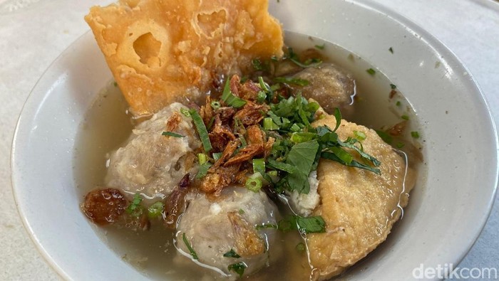 Kuliner Stasiun Tebet, ada bakso Malang enak hingga es teler creamy