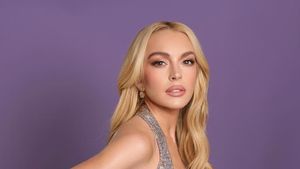 Penampilan Baru Lindsay Lohan di Premiere Freakier Friday Bikin Pangling!