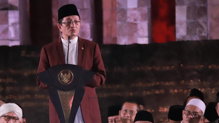 Nasaruddin Umar saat acara  Zikir dan Doa Kebangsaan di kawasan Tugu Proklamasi, Jakarta Pusat, Jumat  (1/8/2025) malam.